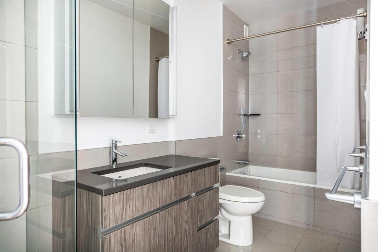 Sutton Place 2br W Gym Nr Rockefeller Plaza Nyc-519 Apartment *
